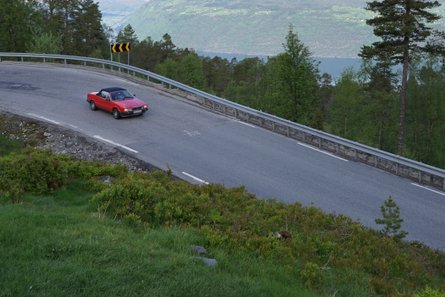 BiTurbo Spyder på vei ned fra Utvikfjellet ©Hermann Becker