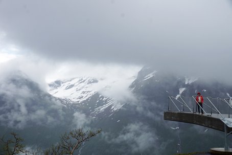 Fra utsiktsplattformen på Nasjonal Turistveg Gaularfjell ©John Gove